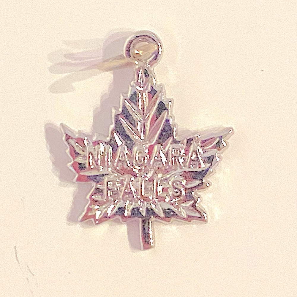 Vintage silver Niagara Falls charm for bracelet